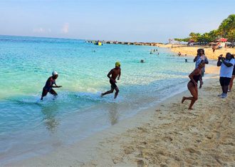 doctors cave sports sponsor3.jpg